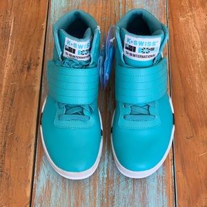 K SWISS Si-18 INTERNATIONAL Mid-Top Sneaks. Size 7